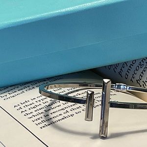 T square bracelet in sterling silver: hinged cuff